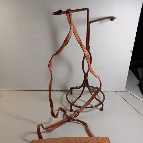 C&C California Tooled Crossbody bag - Picture 2 of 16